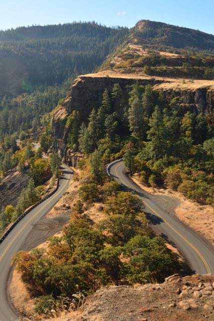 The Rowena Loops switchback road climbing a cliff above the Columbia River Gorge